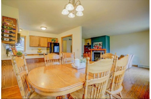 107 Meadow Oak Tr, Waunakee, WI 53597