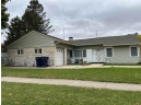 833 N Oakhill Ave, Janesville, WI 53548