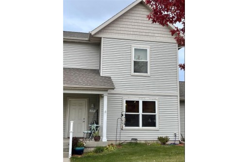 234 Sweet Grass Dr, Sun Prairie, WI 53590