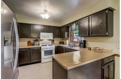 17 Morningdale Cir, Madison, WI 53717