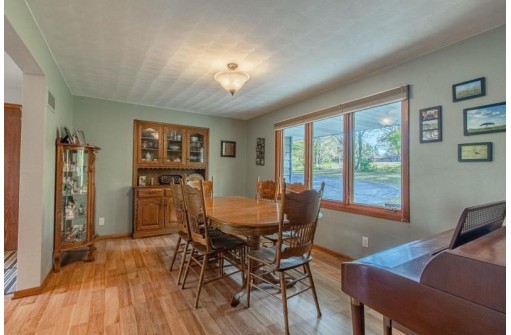 W4624 Richland Rd, Monroe, WI 53566