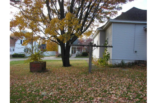 309 S Linn St, Dodgeville, WI 53533