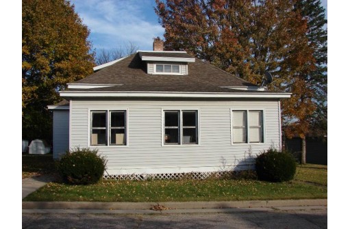 309 S Linn St, Dodgeville, WI 53533