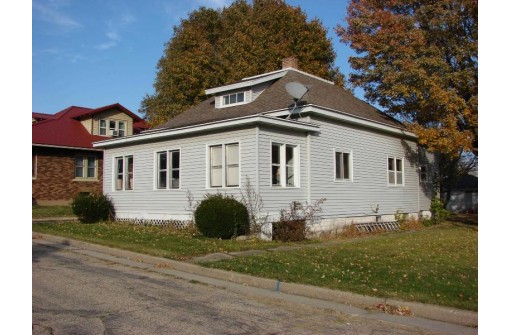 309 S Linn St, Dodgeville, WI 53533