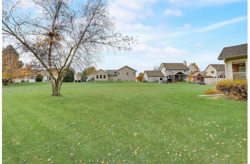 301 Carriage Dr, Cottage Grove, WI 53527