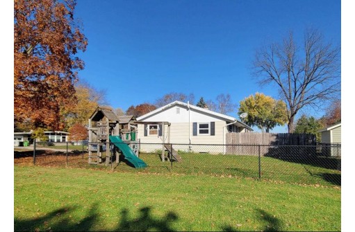 115 Twin Ln, Beaver Dam, WI 53916