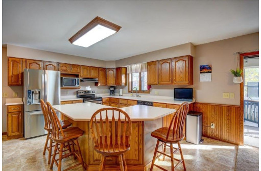 1488 Partridge Hill Dr, Oregon, WI 53575