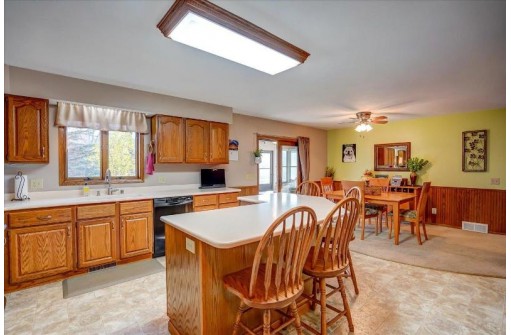 1488 Partridge Hill Dr, Oregon, WI 53575