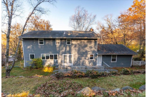 917 Powder Horn Rd, Sun Prairie, WI 53590