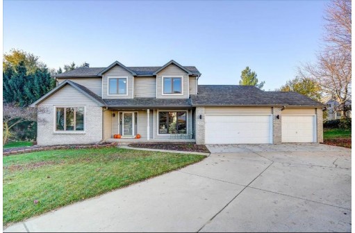 933 Crescent Cir, Sun Prairie, WI 53590