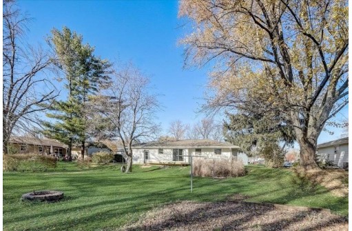 218 W Grant St, Lake Mills, WI 53551