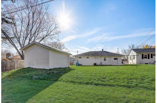 417 N 3rd St, Fort Atkinson, WI 53538