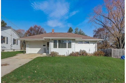 417 N 3rd St, Fort Atkinson, WI 53538