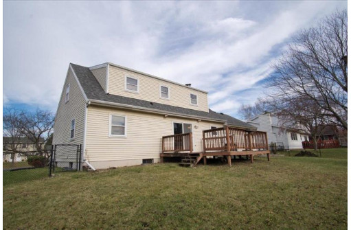 5737 Williamsburg Way, Fitchburg, WI 53719