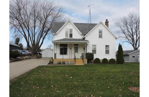 908 E Main St, Waupun, WI 53963