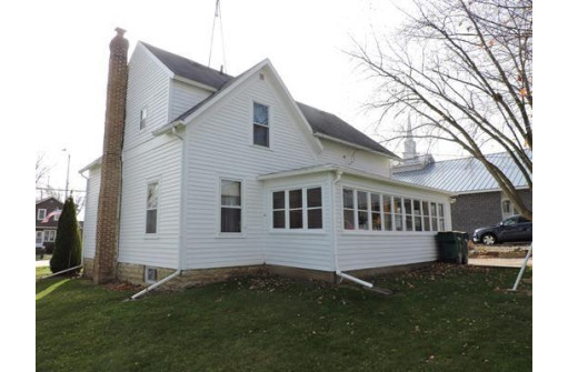 908 E Main St, Waupun, WI 53963