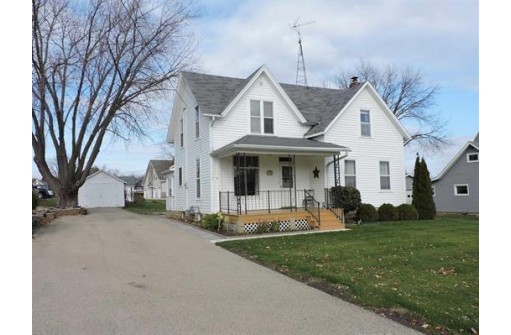 908 E Main St, Waupun, WI 53963