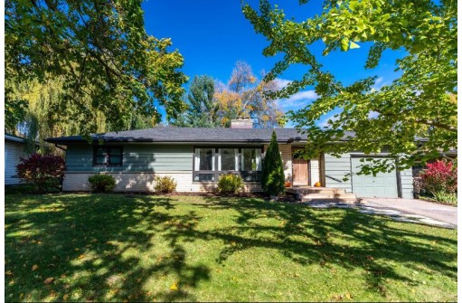 4330 Waite Cir, Madison, WI 53711