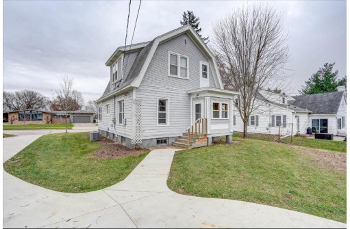 420 S Main St, DeForest, WI 53532