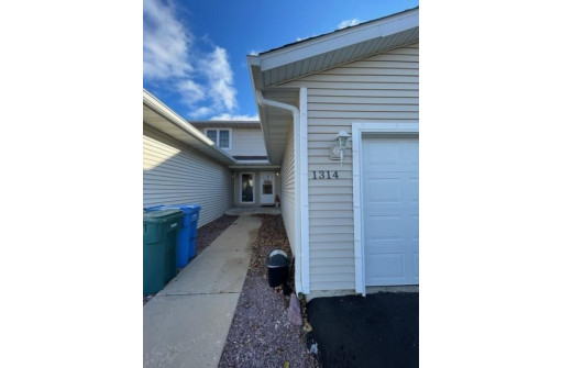 1314 Silver Dr, Baraboo, WI 53913