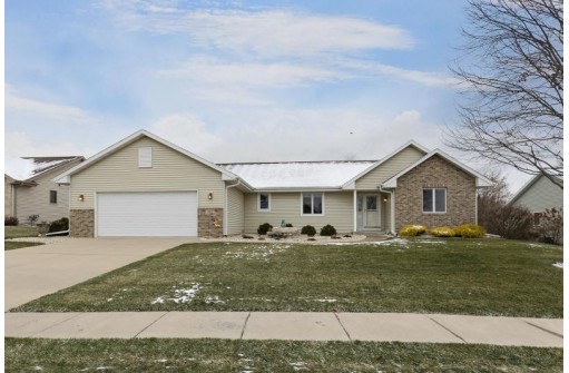 205 E Highland Ave, Fort Atkinson, WI 53538