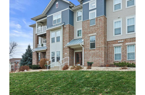 3848 Maple Grove Dr 103, Madison, WI 53719