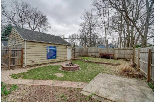 629 Spruce St, Madison, WI 53715