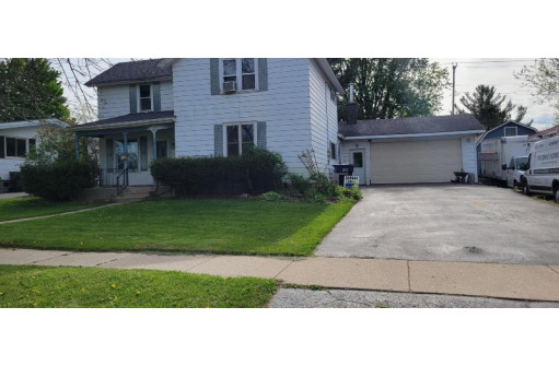 423 Roosevelt St, Rio, WI 53960