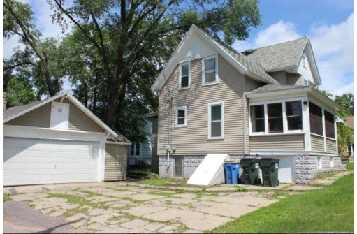 614 W Cook St, Portage, WI 53901