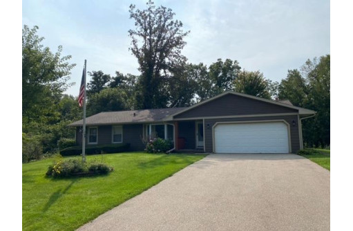 7223 Cross Country Rd, Verona, WI 53593