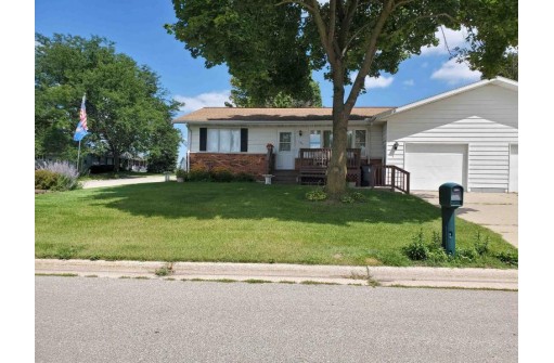 104 25th Ave, Monroe, WI 53566