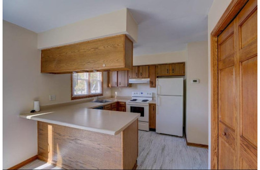 1011 Moorland Rd 2, Madison, WI 53713