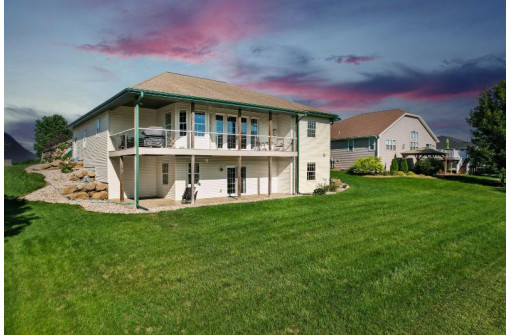 520 Billings Ave, Prairie Du Sac, WI 53578