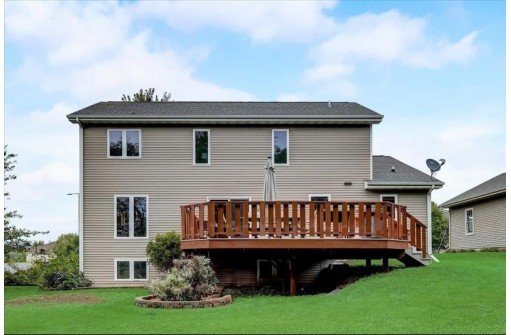 301 Wynnwood Dr, Verona, WI 53593