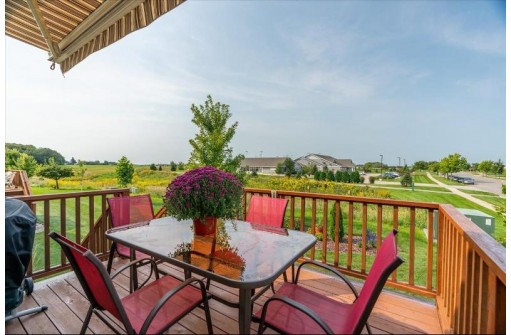 6797 Village Walk Ln 45, DeForest, WI 53532