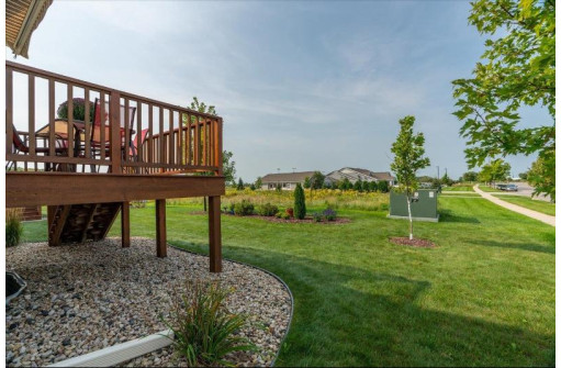 6797 Village Walk Ln 45, DeForest, WI 53532