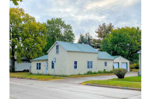 312 E Wisconsin St, Prairie Du Chien, WI 53821