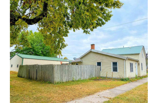 312 E Wisconsin St, Prairie Du Chien, WI 53821