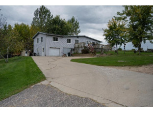 S1439 W Redstone Dr La Valle, WI 53941