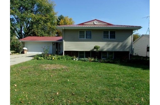 1155 Hollman St, Platteville, WI 53818-0000