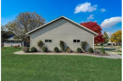 614 Worthington Way, Waunakee, WI 53597