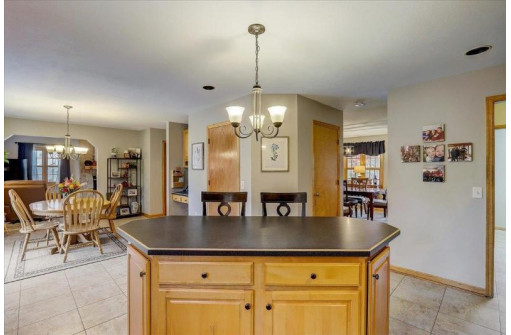 614 Worthington Way, Waunakee, WI 53597