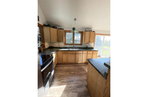 E3581 Green Valley Dr, La Valle, WI 53941