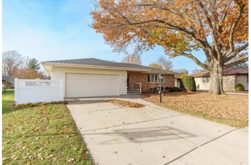 1723 W Luther Rd, Janesville, WI 53545