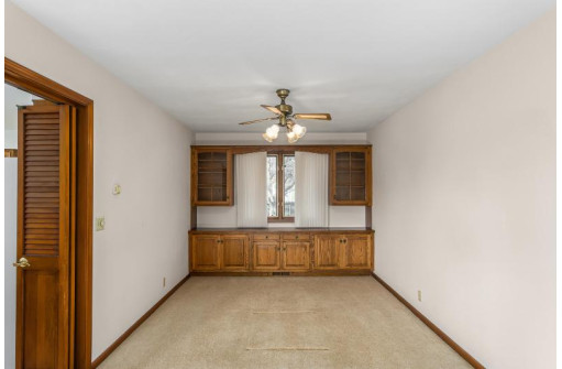 1723 W Luther Rd, Janesville, WI 53545