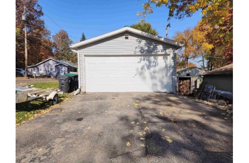 240 Koshkonong Dr, Edgerton, WI 53534