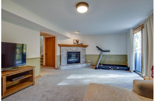 625 Robin Dr, Sun Prairie, WI 53590