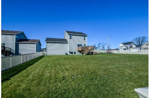 517 Sugar Maple Ln, Verona, WI 53593