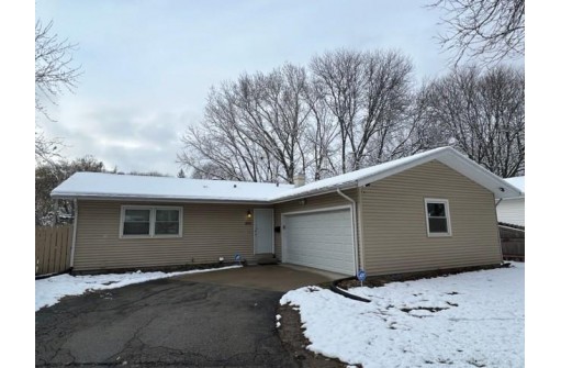 1510 Rae Ln, Madison, WI 53711-3338