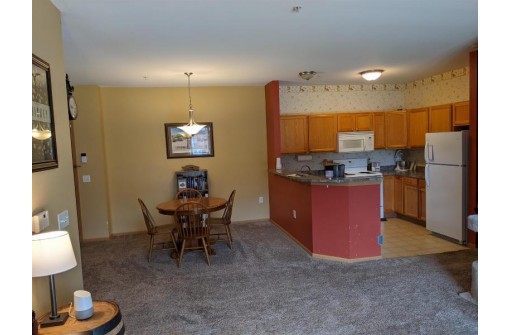 121 Metro Terr 104, Madison, WI 53718